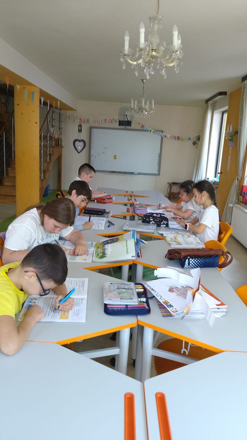 Sala de studiu a programului afterschool YoungMinds Buzău